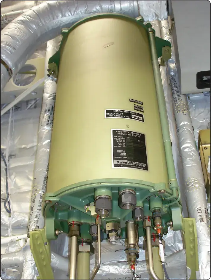 Air-pressurized aircraft hydraulic reservoir using air pressure to maintain hydraulic fluid supply to the system