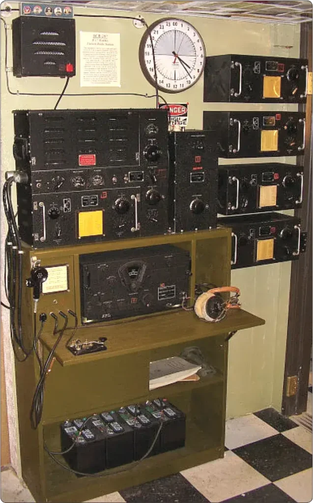 Bomber aircraft onboard radio station used for early airborne communication