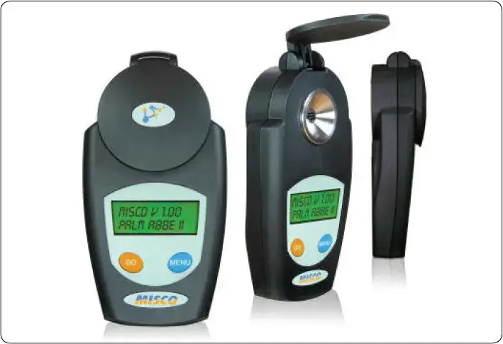 Hand-held digital refractometer measuring the concentration of fuel anti-ice additive in an aircraft fuel sample