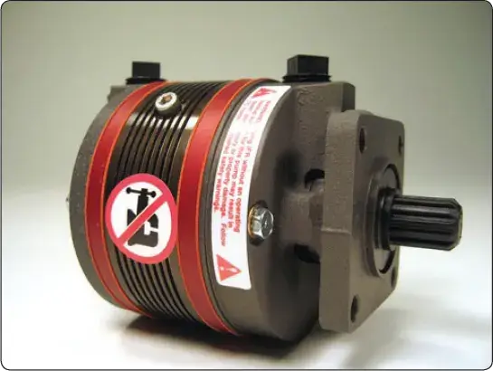 Dry-type engine-driven air pump used to supply pneumatic pressure for an aircraft deicing system