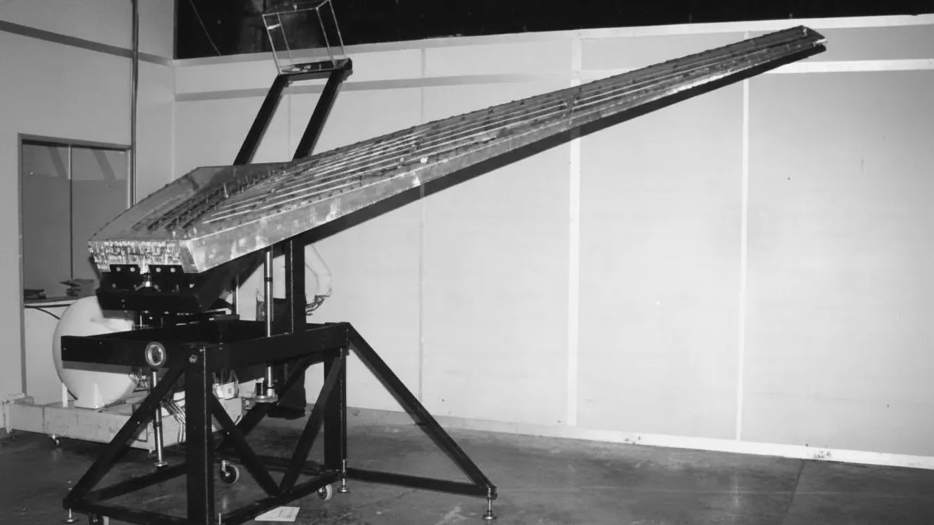 Quarter-scale wing tank model of a Global Express aircraft used to study fuel tank behavior and venting