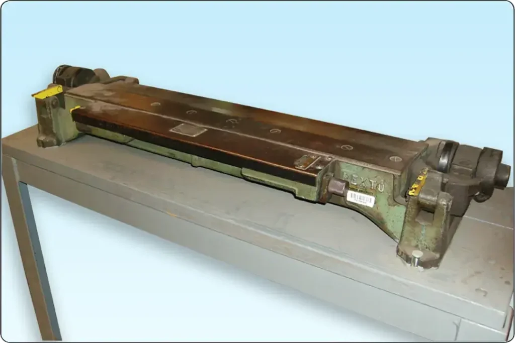Bar folder used to bend and form aircraft sheet metal along straight lines