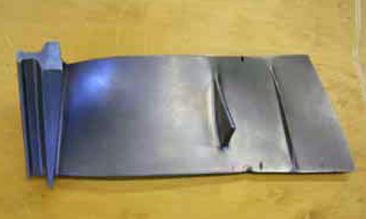 Aircraft turbine engine fan blade damage