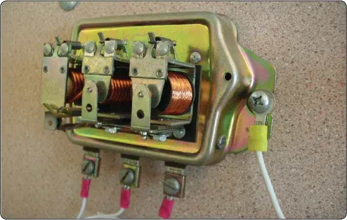 Three regulator relays for voltage regulation, current limiting, and reverse-current protection in an aircraft generator system