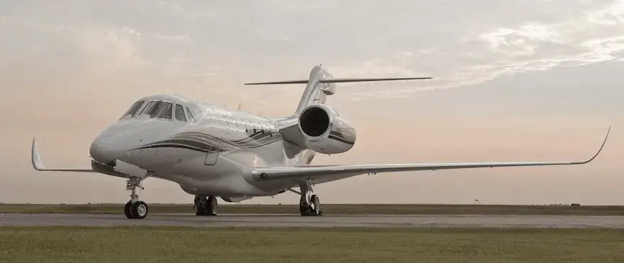 Aft-fuselage-mounted aircraft engines with short inlet ducts connected directly to the front of each engine.