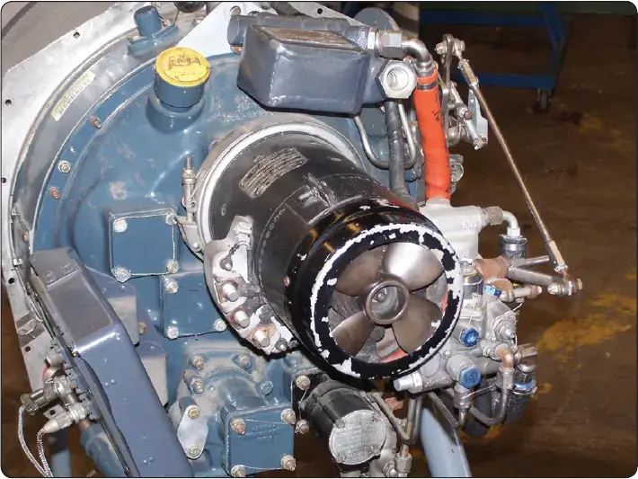 Turboprop engine accessory case