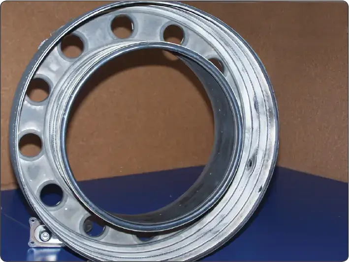 Annular combustion chamber showing a ceramic thermal coating applied to the combustion chamber surfaces